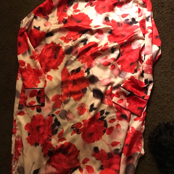 Chinese Floral Robe - Picture 2 of 2